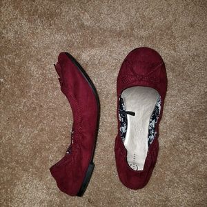 Maroon flats